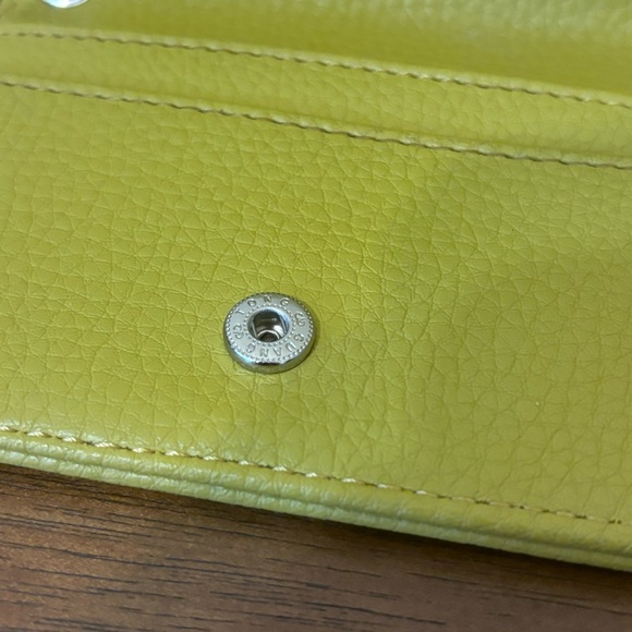 2/$15 Steve Madden Bifold Card Case Lemon, Steve Madden BFold - Picture 7 of 11